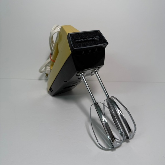 Hamilton Beach Hand Mixer Vintage Scovill 4 Speed Kitchen Appliance Model 110 - Picture 2 of 7